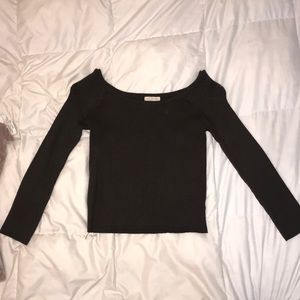 Off the shoulder mid torso top